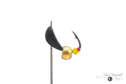 Мормышка СКОРЛУПКА мини 0,39г черная (латунная бусина)